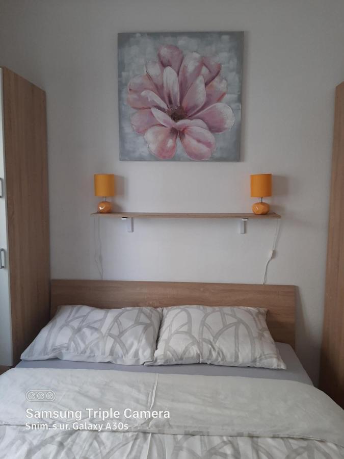 Apartmán Kuca Za Odmor Coccoli Karlobag Exteriér fotografie